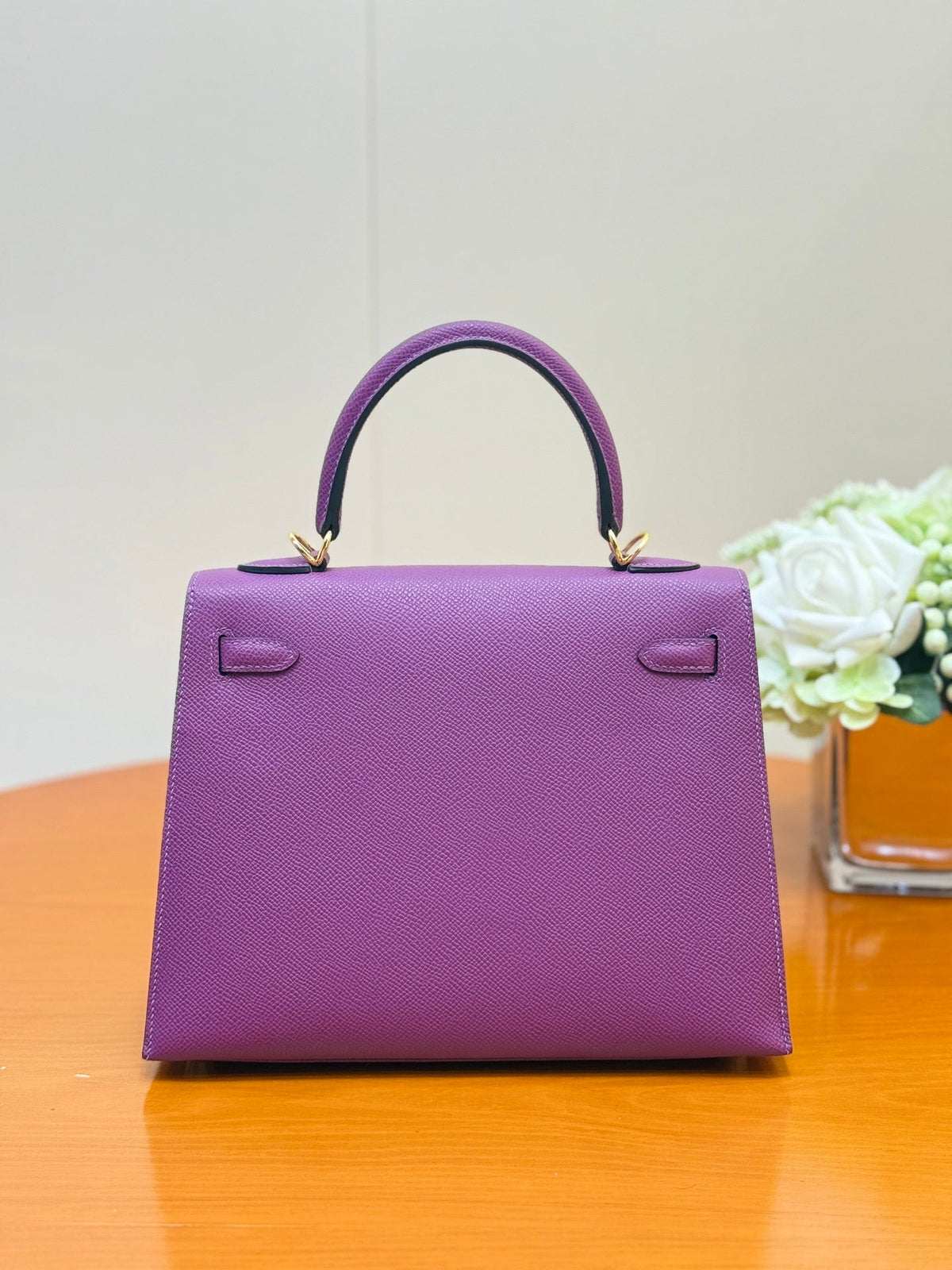 STRUCTURED HANDBAG