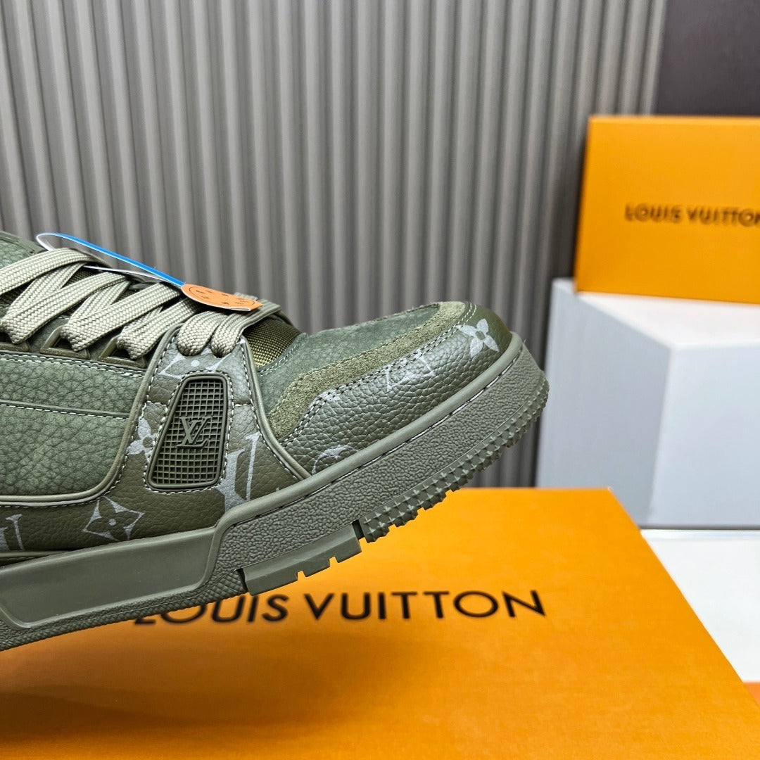 OLIVE GREEN TEXTURED LOW-TOP SNEAKERS