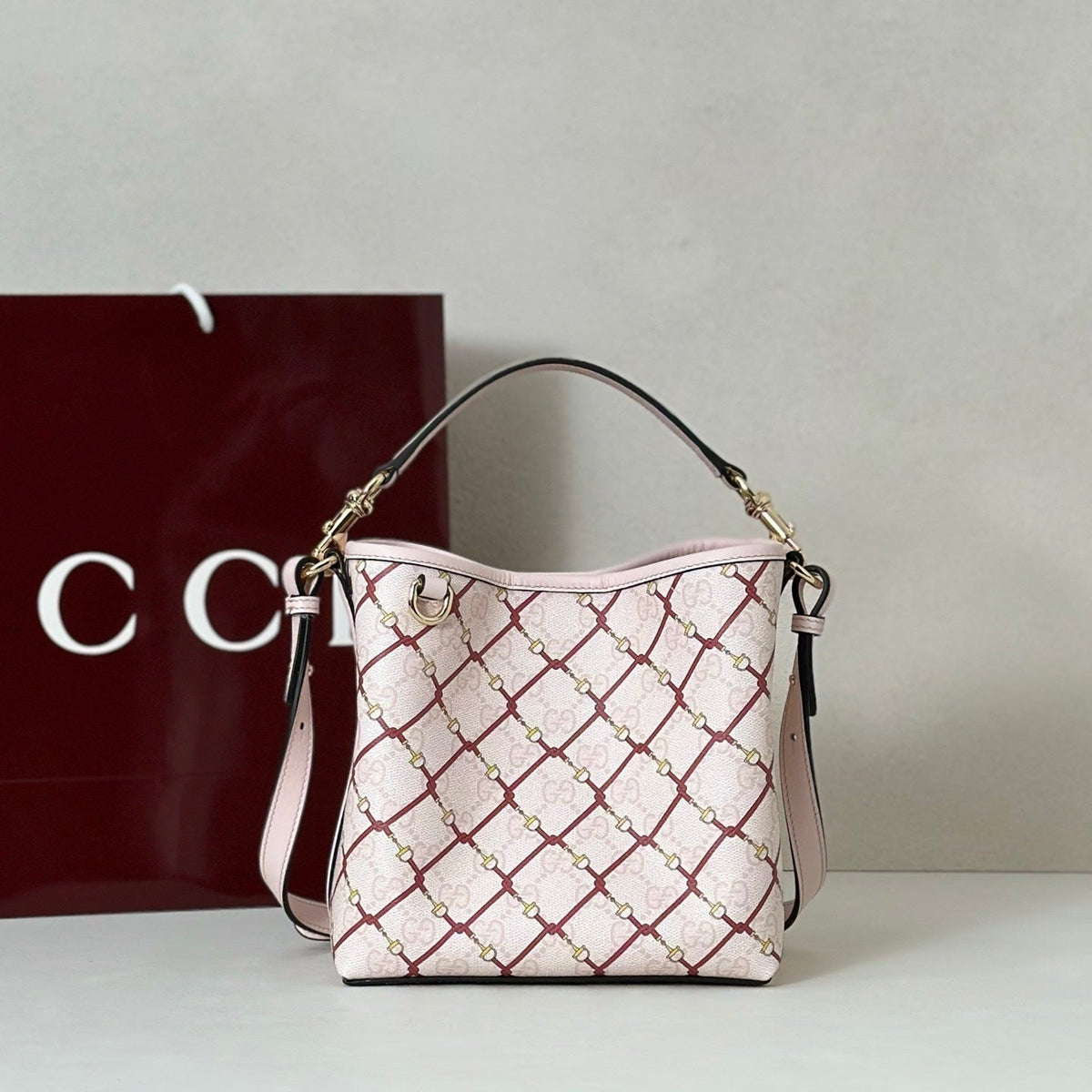 DIAMOND PRINT BUCKET SHOULDER BAG – LIGHT PINK