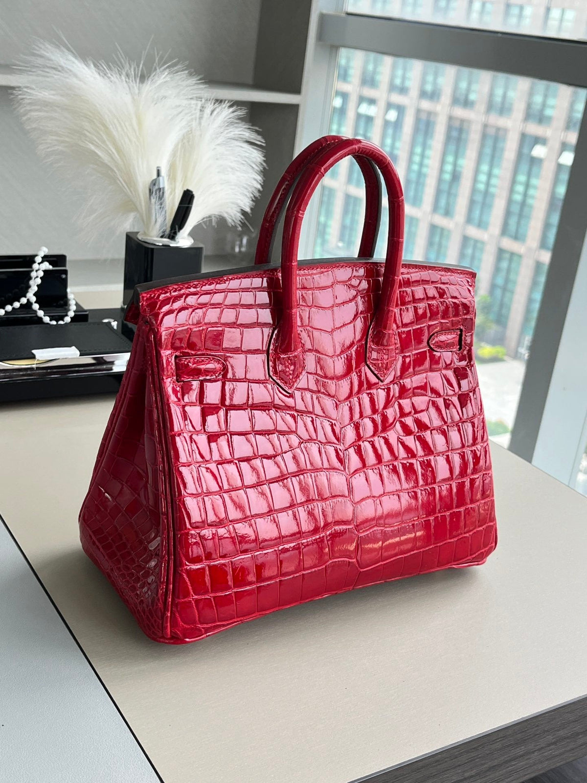 SIGNATURE HANDBAG