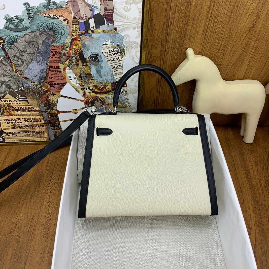 BLACK CREAM HANDBAG