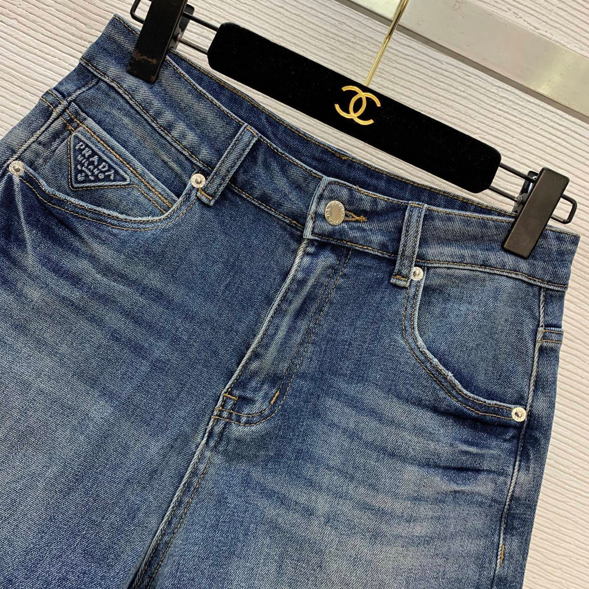 BLUE DENIM SHORTS WITH FRONT DETAIL