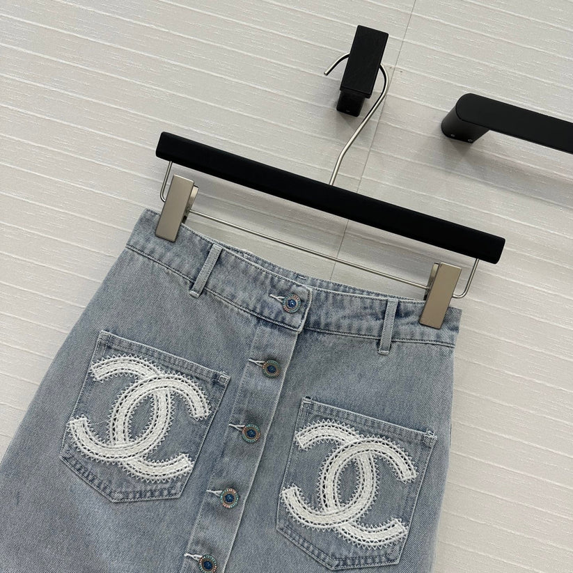 BUTTON-FRONT DENIM MINI SKIRT