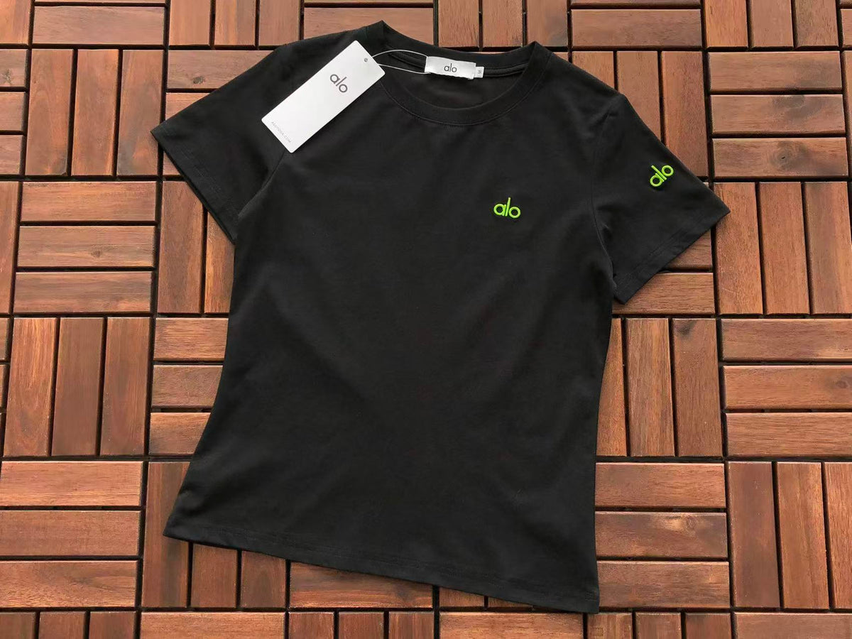 CLASSIC FIT T-SHIRT